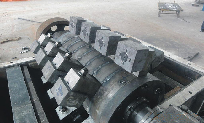 雙轉子破碎機錘頭使用壽命延長的方法