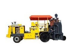 云南多錘頭破碎機出租 云南專業(yè)多錘頭破碎機租賃