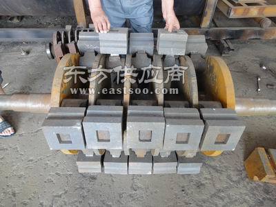 破碎機方形錘頭 耐磨破碎機方形錘頭 鄭州宇工公司圖片